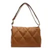 Bolsa de Mano para Mujer de Comercio Exterior Bolsa Tote de Gran Capacidad Bolso de Mano Acolchado Retro para Otoño e Invierno Bolso de Hombro Versátil de Moda