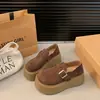 Em estoque~ Sapatos de couro genuíno com sola plataforma de 7cm para mulheres baixinhas, sapatos estilo Birkenstock de cobertura total, mocassins versáteis e leves