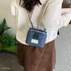 Bolso bandolera, bolso mini casual nuevo de superficie suave de nicho, bolso de hombro acolchado estilo coreano 2026, bolso cubo con cremallera para mujer