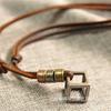 Collar retro europeo y americano de AliExpress para hombre, personalidad no convencional, collar de cuerda de cuero con caja hueca para hombre