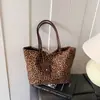 Bolsa Leopardo de Grande Capacidade Casual para Pedido Estrangeiro 2026 Nova Bolsa de Ombro para o Outono e Inverno Bolsa Tote Retrô Feminina