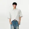 Nova Camisa Masculina de Manga Curta Listrada Verão 2025 Estilo Coreano Marca da Moda Solta Tamanho Plus Casual para Homens