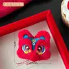 Broche de Muñeco de Peluche Original de Año Nuevo Tengyi Lindo Juguete Decorativo de Pin del Año del Caballo para Mochilas y Accesorios de Ropa de Niñas