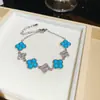 Pulseira de Flor de Zircônia Retro Francesa Simples Exquisite Luxo Leve Sensação de Alto Padrão Faixa de Mão Joia de Mão Versátil para o Dia a Dia