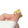 Mismo Estilo que el de la Tienda Dorada, Anillo de Azúcar Glaseado Brillante para Mujer, Color Duradero, Lujo Ligero, Moderno, Sensación de Alta Gama, Joyería de Mano Incrustada con Diamantes al por Mayor