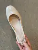Sandalias Dulces de Punta Cerrada con Tacón Grueso Estilo Francés de Piel Suave Similar a la Piel de Oveja para Mujer, Nuevo Modelo de Verano con Correa Trasera, Zapatos Planos de Deslizamiento