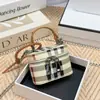 Mini Bolso Cruzado para Maquillaje para Mujer, Bolso de Moda Coreana con Colgante, Nuevo Estilo Doble Cremallera, Elegante Bolso para Auriculares con Cadena, Caja Sorpresa