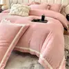Grado A Madre y Bebé 230g Mate Total Vellón de Leche Invierno Juego de Cuatro Piezas Lujo Ligero Brocado Tridimensional Borde Ancho Contrastante Ropa de Cama