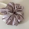 Scrunchie de Veludo com Bolinhas de Alta Qualidade Estilo Coreano para Mulheres, Elástico Elegante para Penteados de Coque