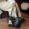 Bolsa Grande Retro para o Dia a Dia Feminina 2026 Nova Outono Inverno Popular Bolsa Tote de Couro Wax Oil Grande Capacidade Bolsa de Ombro Único