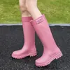 Botas de lluvia de moda impermeables, antideslizantes, de caña alta para mujer, duraderas, aptas para cocina, cálidas, forradas de felpa, zapatos de goma, botas de lluvia para adultos de tubo largo
