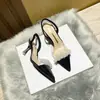 Sandalias transparentes de tacón alto estilo hada para mujer, nuevo modelo de verano 2026, elegantes zapatos de tacón de aguja con punta afilada y pedrería, disponibles para venta al por mayor