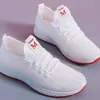Zapatos Deportivos Nuevos de Verano 2022 para Mujer Moda Coreana Zapatos Deportivos Transpirables Tejido Volador Casual Zapatos para Correr Cuadros Zapatos de Madre