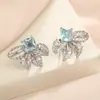 Brincos Europeus e Americanos de Luxo Leve Personalizados com Pedras de Diamante para Mulheres, Brincos Geométricos de Pérola, Acessórios de Orelha Elegantes, Brincos de Pino de Cobre com Zircônia da Moda