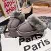 Zapatos peludos para usar al aire libre, nuevos mocasines slip-on de estilo coreano 2026 con suela gruesa y puntera cerrada, zapatillas de algodón para la nieve estilo Birkenstock perezoso para mujer
