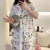 Varios EstilosNuevo Conjunto de Pijama de Verano para Mujer con Cuello de Solapa, Cárdigan de Manga Corta, Pantalones Cortos, Seda de Leche, Dibujos Animados Lindos, Ropa de Casa