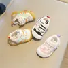 Zapatos funcionales para niños, nuevos modelos de primavera y otoño, zapatos para bebés, zapatos de malla para niños, zapatillas deportivas transpirables y ligeras para niñas