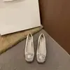 Mocassins Quadrados Versáteis com Strass para Mulheres 2026 Outono Novos Sapatos Rasos de Salto Baixo Sapatos de Salto Baixo Franceses Delicados para Mulheres