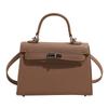 Nova Bolsa Quadrada Pequena 2025 Moda Feminina Texturizada Portátil Bolsa Kelly Bolsa de Ombro Transversal Bolsa Popular para o Trabalho deste Ano