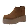Nova Bota Curta Quente Pessoa Baixa 2026 Botas de Cano Curto Sola Grossa Botas de Neve de Inverno Femininas Veludo Plus Aumento de Altura Botas Curtas
