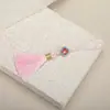 Trevo de quatro folhas 6CM franja fuzi franja marcador de página orelha pendurada pingente joia caixa de presente acessórios para pendurar grande preço excelente