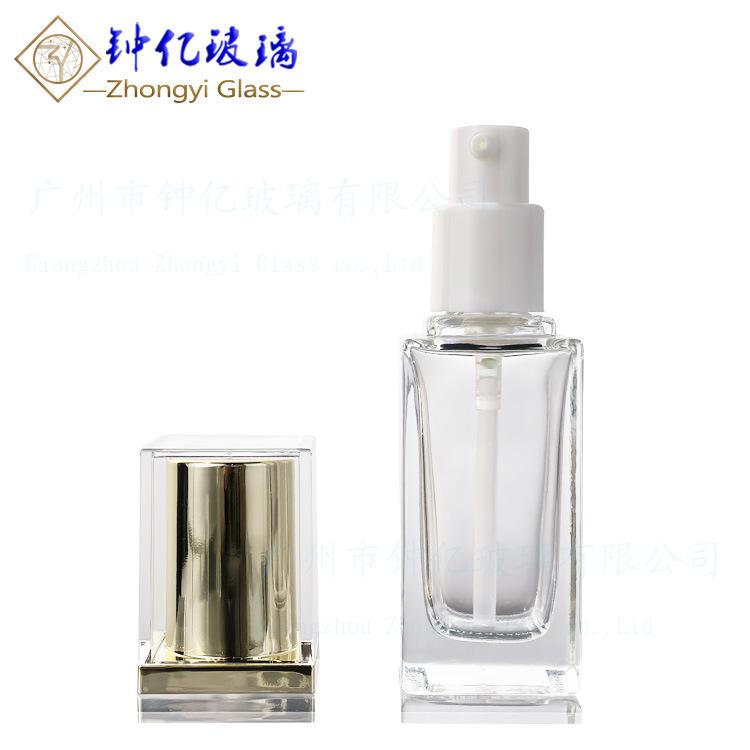 四方粉底液3.jpg