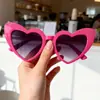 Novos Óculos de Sol de Moda Cruzados da Amazon Love para Homens e Mulheres Óculos de Sol Retro de Alta Qualidade Prontos para Venda