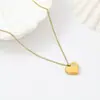 Collar con Colgante de Corazón de Melocotón Incrustado con Circonita Acero de Titanio Cadena para Clavícula para Mujer Chapado en Oro de 18 Quilates Venta al por Mayor de Fábrica