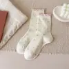 Calcetines rosas de estilo coreano para chica dulce, a media pantorrilla, calcetines de algodón con volantes florales de oso de terciopelo, calcetines Lolita de otoño e invierno