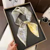 Pañuelo Cuadrado Pequeño con Estampado Geométrico Nuevo 2024 para Mujer, Pañuelo de Seda Versátil para Primavera y Verano, Elegante Accesorio para Camisa Profesional