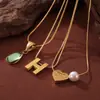 Moda Francesa Retro Nicho Design de Amor Vento de Férias Pingente de Pedra de Vidro Gota d'Água Aço Titânio Banhado a Ouro Colar Joias