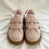 Tênis Rosa de Velcro para Mulheres, Fofo e Peculiar, Novos Sapatos Pão Fofo de Nicho Primavera 2026, Estilo de Treinamento Alemão, Sapatos Brancos Forrest Gump