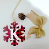 Nuevos Productos Transfronterizos Adorno Navideño Pie de Madera Colgante Artesanías de Madera Colgante Pequeño Colgante con Puntadas de Cuadros Negros y Rojos