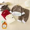 Conjunto Novo de Roupa Íntima Térmica com Forro de Fleece Outono/Inverno Infantil, Tops de Gola Alta e Calças Base Layer para Meninos e Meninas, Roupa de Casa