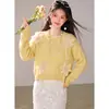 Sí Suéter de cuello redondo estilo suave para mujer, nueva colección de otoño, holgado y suave con diseño de punto floral tridimensional