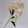 Atacado Estilo Jardim de Monet 5 Cabeças Lírio Dourado Flor Artificial Decoração de Casamento Layout de Cena de Alto Padrão Flores Decorativas