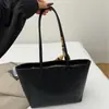 Bolsa Transfronteriza de Gran Capacidad para Mujer Verano 2026 Nuevo Versátil Moda Hombro Tendencia Viajero Retro Casual Bolso Tote