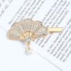 Novos Acessórios de Cabelo Antigos Femininos Versátil Presilha de Cabelo com Pérola e Pingente de Leque com Strass Presilha de Bico de Pato Elegante para Franja Lateral