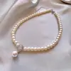 Colar Acrílico de Pérolas Vintage para Mulheres, Corrente de Clavícula de Alto Nível de Luxo Leve, Acessório Versátil e Elegante