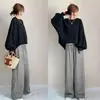 Conjunto de Cuatro Colores en Stock de Venta Caliente Primavera y Otoño 2026: Conjunto Informal de Dos Piezas: Top de Cuello Redondo con Bloques de Color y Pantalones de Pierna Ancha