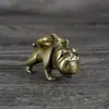 Llavero colgante de perro zodiaco bulldog pequeño de latón colgante pequeño hecho a mano colgante pequeño regalo pequeño