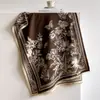 Bufanda jacquard popular de cachemira sintética para mujer, calentador de cuello grueso cálido versátil de alta gama para invierno, chal exterior de estilo vintage