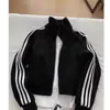 Chamarra sudadera azul marino de tres franjas para hombres y mujeres, estilo corto, limpia para otoño-primavera, cuello alto, chaqueta deportiva de béisbol