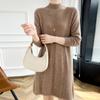 Vestido de Lã de Comprimento Médio para Mulheres 2024 Outono e Inverno Novo Estilo Gola Média Solto Manga Longa Elegante Versátil Suéter de Caxemira