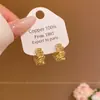 Novos Brincos Plissados Irregulares de Estilo Minimalista para Mulheres, Design de Nicho de Luxo Leve, Acessórios de Orelha Únicos e Bonitos