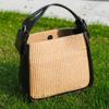 Nova Bolsa de Palha Tecida para o Verão de 2026 com Patchwork de Couro Genuíno, Bolsa Quadrada Pequena Versátil e de Alta Qualidade para Mulheres, Bolsa de Mão e Transversal de Palha