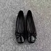 Zapatos de Mujer Estilo Dulce y Suave Color Nude Estilo Ballet 2026 Nuevos Franceses de Suela Plana Elegantes de Moda Versátiles de Boca Baja Zapatos Individuales