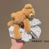 Goma para el pelo de cuadros blancos con diseño de oso de peluche 3D acostado, Scrunchie, Nuevo estilo 2026, Estilo perezoso, Goma para el pelo con corazón de chica linda