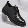Nuevos zapatos casuales de cuero para hombre de verano, zapatos formales de negocios para hombre, zapatos de estilo británico, zapatos casuales para novio de hombre, venta al por mayor