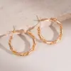 Pendientes Redondos Retorcidos Geométricos Simples Estilo Europeo y Americano de Aguja de Plata, Pendientes de Lujo Ligero de Gama Alta, Accesorios de Oreja de Moda y Únicos para Mujeres
